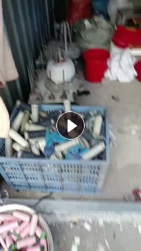 长期出售涤纶低弹丝，从尾丝上割下来的，涤纶废丝，就分白色跟杂色，货在浙江温州