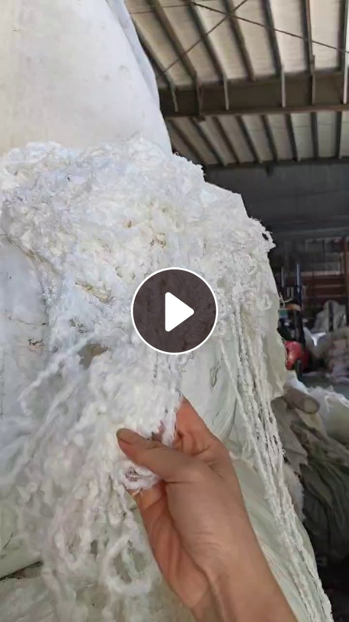 长期出售白色涤锦废丝，涤锦水丝，月供十几吨，货在浙江湖州