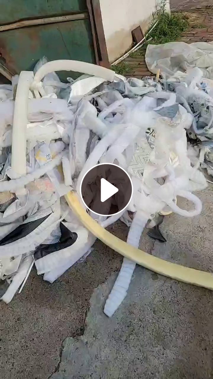长期出售床垫厂下脚料，床垫厂边角料，货在山东滨州