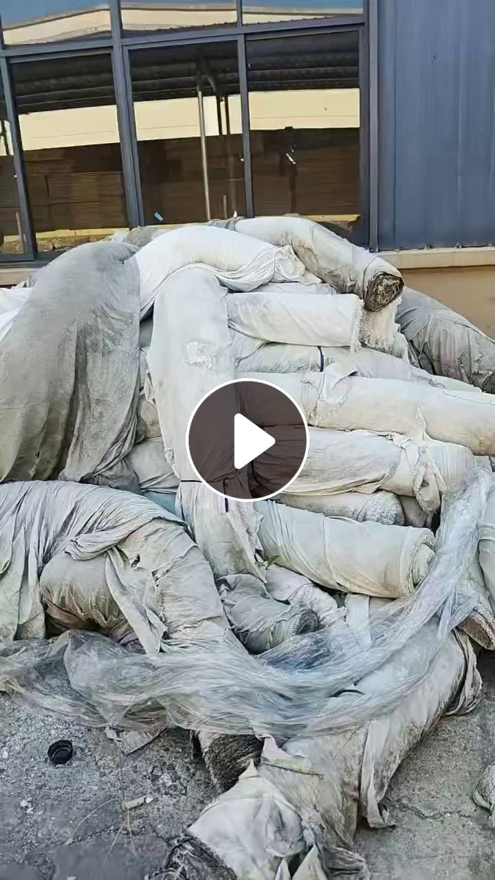 长期出售喷水机织布厂下来的白色涤纶废布，涤纶卷布，门幅3.3克重400多克，现货有1两万米