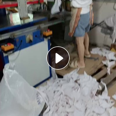 长期出售纯PVC下角料废料，都是玩具厂的PVC冲气膜边角料，每月一车