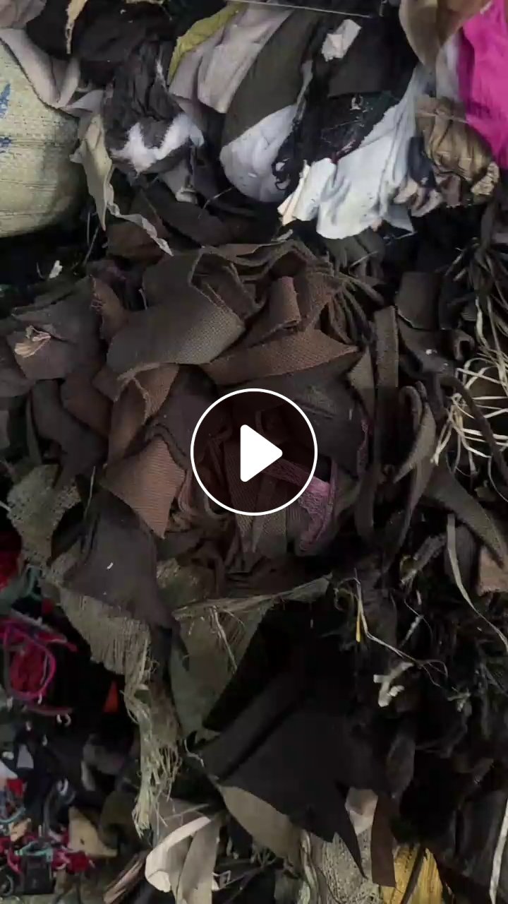 长期出售杂色涤棉废布混合料，涤棉边角料，碎布，现货50吨，在福建泉州