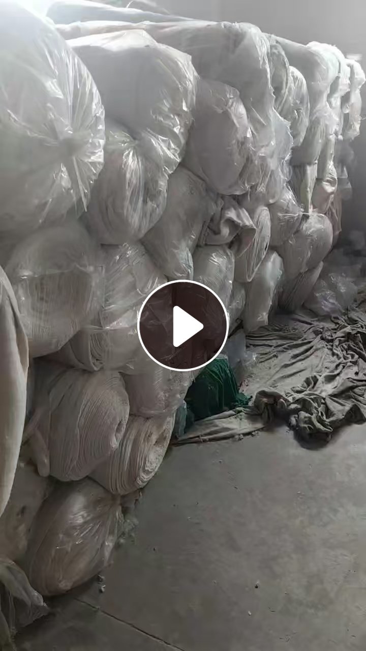 长期大量出售库存绒布，单面绒，双面绒，库存布，门幅在1.8-2米左右，克重200多克，货在江苏苏州