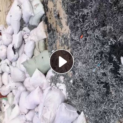 长期出售做袜子下来的袜子下脚料，袜子边角料，袜圈，袜纱都有，月供200吨，货在河南商丘