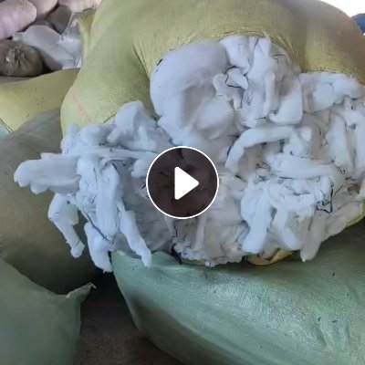 长期出售服装厂下来的线头棉下脚料，线头棉边角料，现货9.6米一车装不完，货在江西抚州
