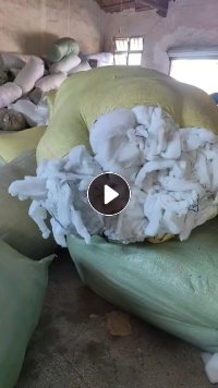 长期出售服装厂下来的线头棉下脚料，线头棉边角料，现货9.6米一车装不完，货在江西抚州