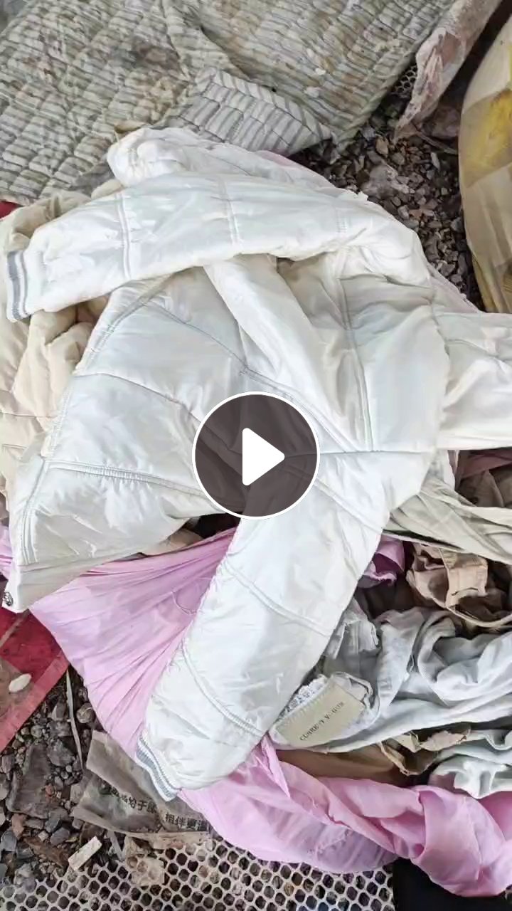 长期出售旧衣服白料，大白，开花料，月供十几吨，在福建三明