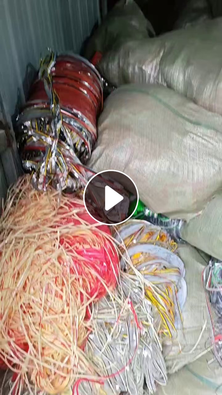 长期出售彩印厂食品厂下来的复合膜，二复合三复合都有