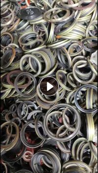 长期收购油封橡胶铁，各类橡胶铁废料，要铁多橡胶少的，破碎用