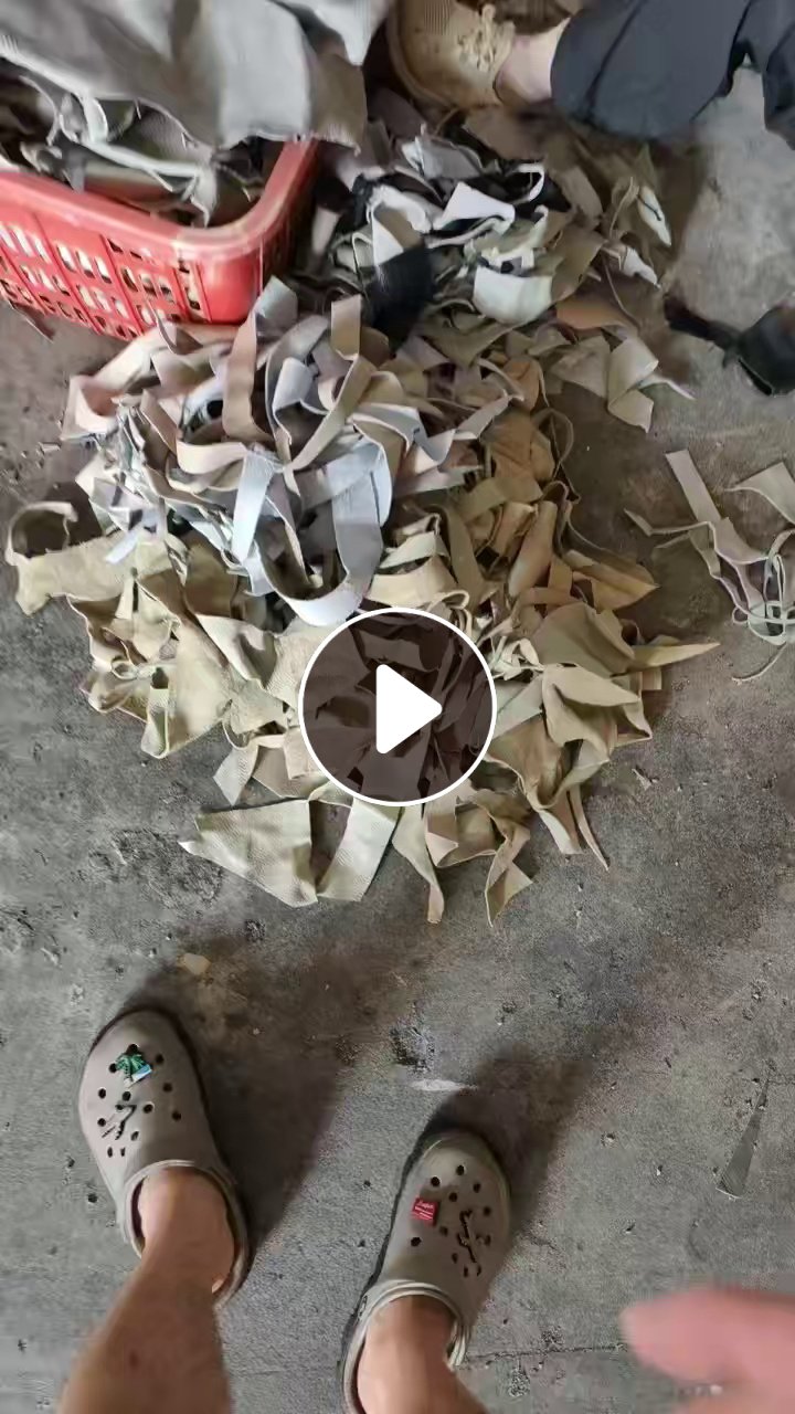 长期出售头层牛皮边角料，真皮边角料，月供百来吨，货在广东佛山