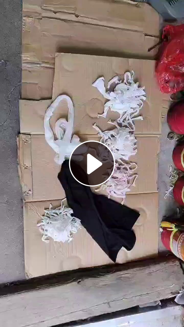 长期出售袜子下脚料，袜头料，袜片，锦纶包纱料，统货走，现货二三十吨，货在浙江绍兴