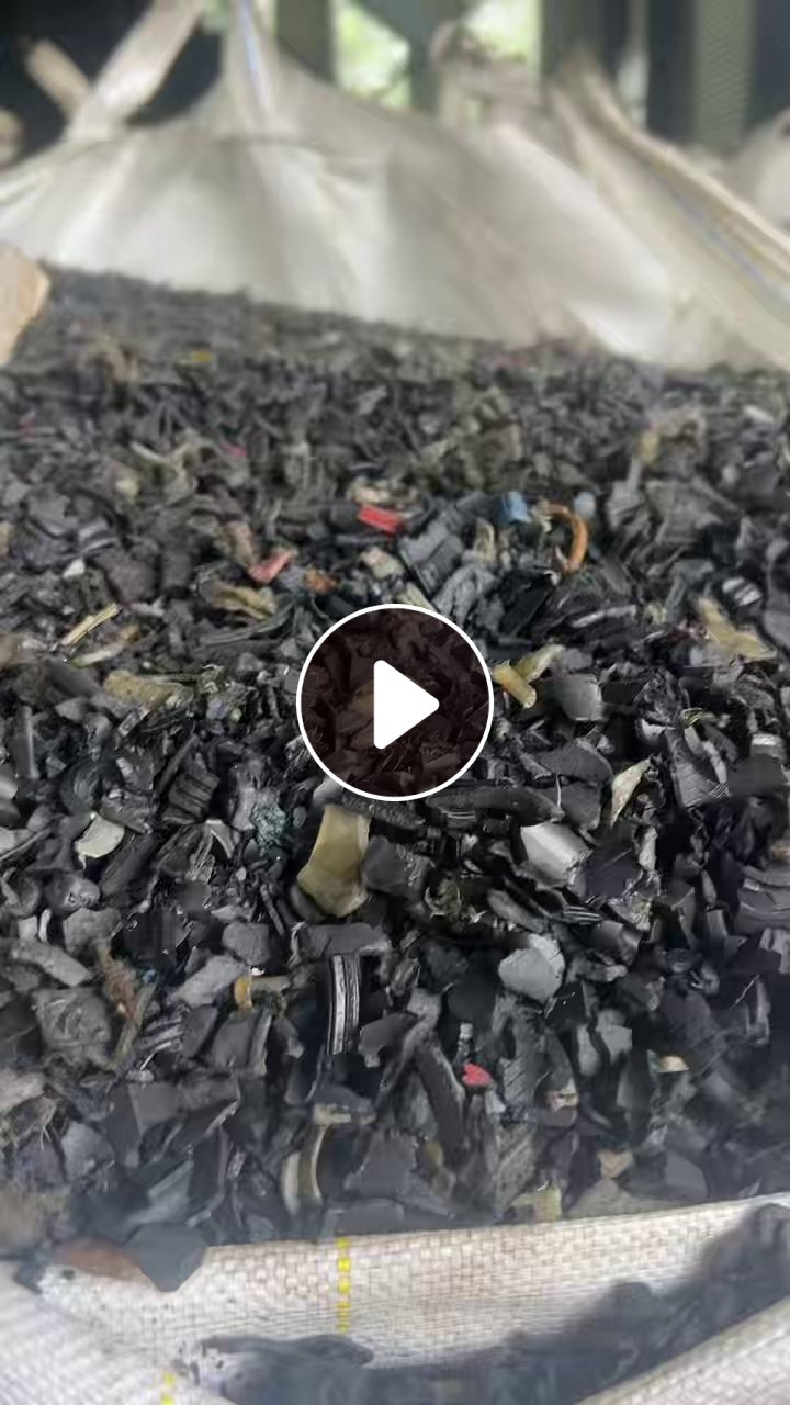 长期出售铁厂塑料破碎料，发动机上的塑料破碎料，月供200吨，货在江苏连云港