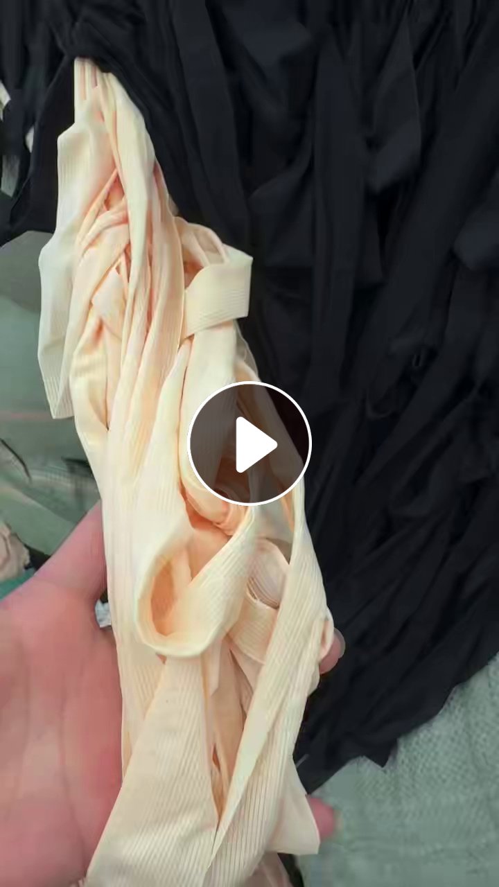 长期出售杂色花边锦氨下脚料，锦氨废布，现货50吨，在浙江杭州