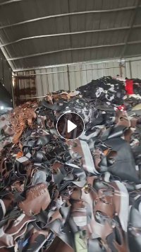 长期出售PVC皮革边角料，箱包革边料，手袋料等，可以吹毛用，在广东广州
