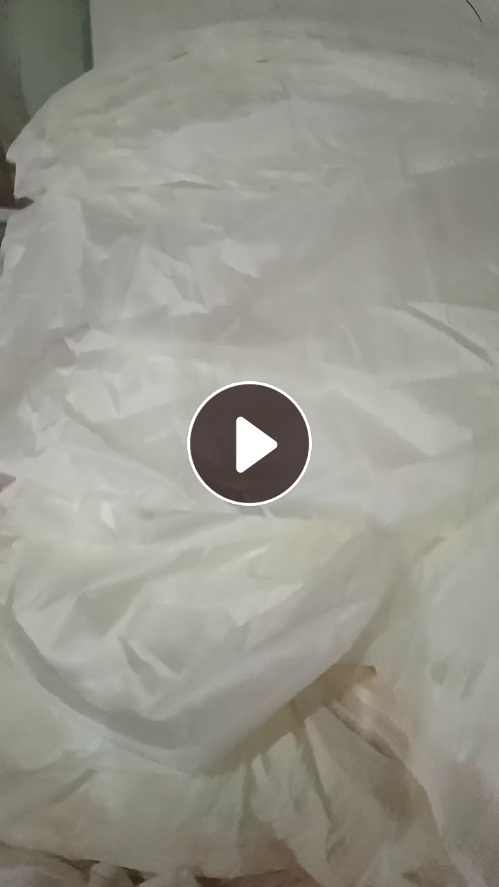 长期出售白色涤纶磨毛布，喷水机下来的，含水15左右，每个月200吨，货在浙江湖州