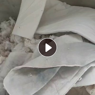 长期出售丝棉被，也有娃娃棉，分开卖，旧衣服分拣厂出来的，月供120吨，货在四川成都