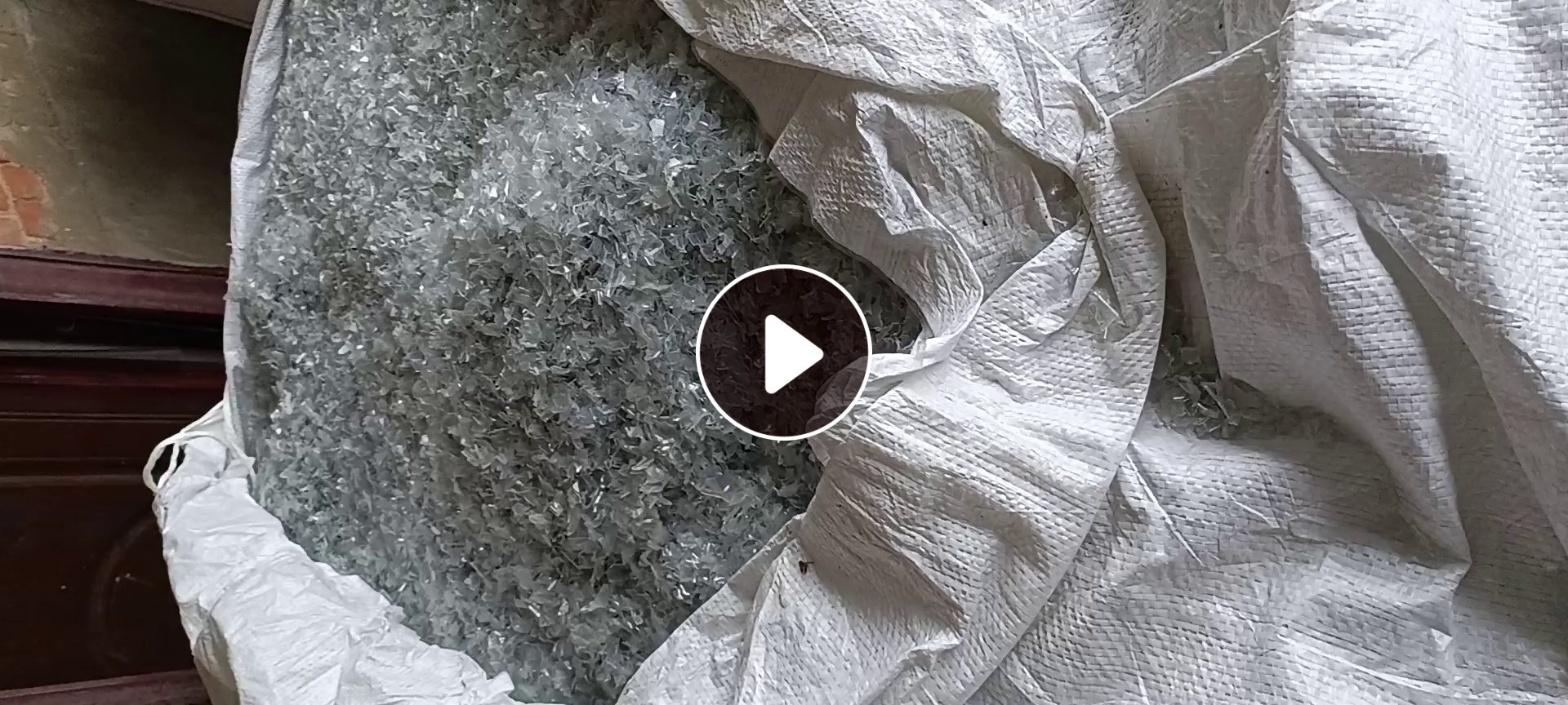 长期出售PET吸塑片破碎料，每个月四五十吨