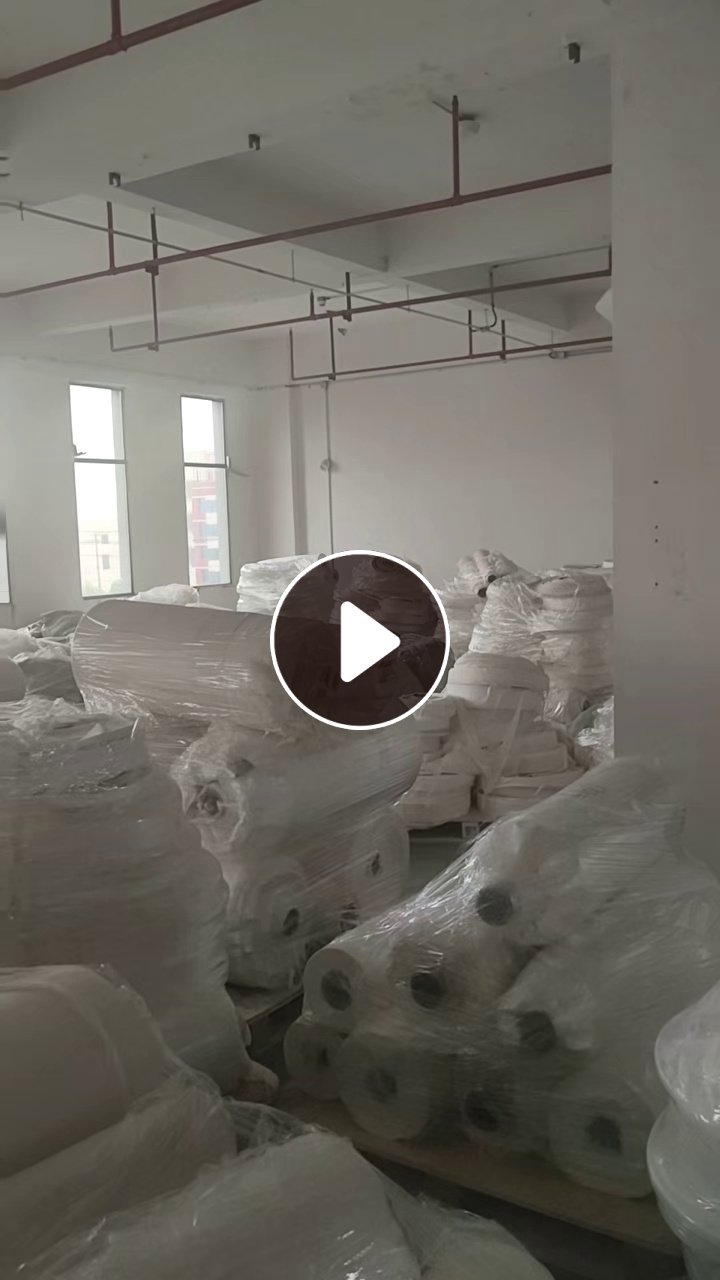 长期出售热轧无纺布边角料，热风无纺布废料，现货二十吨，货在湖南长沙