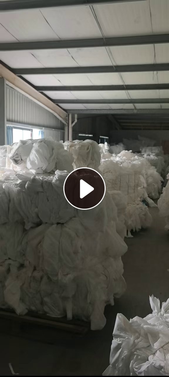 长期出售涤纶木浆无纺布，PP木浆无纺布，统货走，现货有9.6米一车，货在浙江杭州