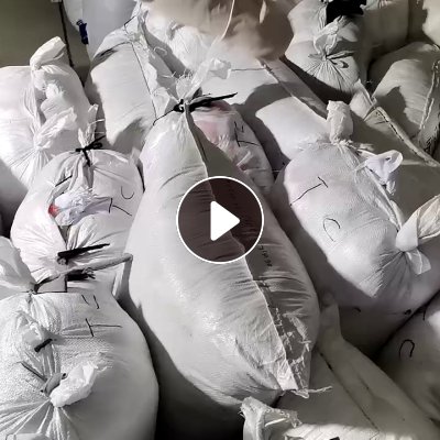 长期出售涤棉废布，制衣厂下来的，什么颜色都有，可以开花用，每月有十几吨，货在江西南昌