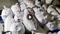 长期出售涤棉废布，制衣厂下来的，什么颜色都有，可以开花用，每月有十几吨，货在江西南昌
