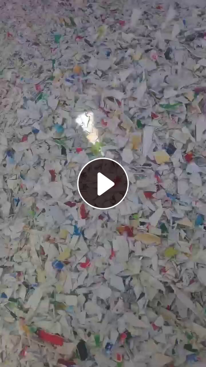 出售PP涂料桶破碎料，带字涂料桶破碎料35吨，花涂料桶破碎料25吨