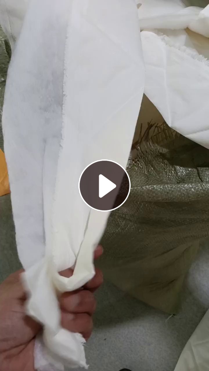 长期出售丝绵，布边边角料，一层棉一层布pet，生产棉被的下脚料，现货1车，货在山东临沂