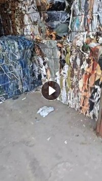 长期出售中性PVC墙纸废料，花色的，现货30吨