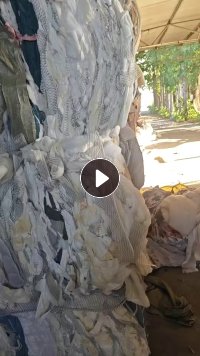 长期出售绗棉次白料，床垫厂下来的，可以开花用，现货十几吨，货在江苏南通