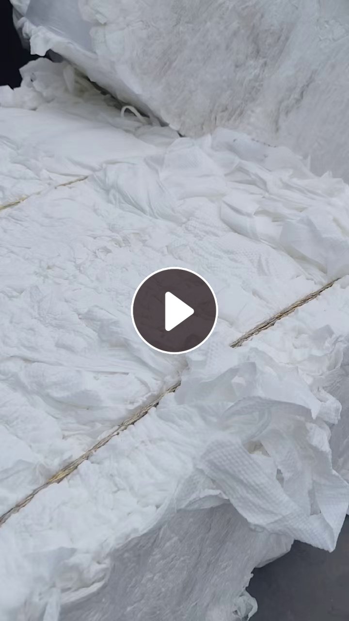 长期出售水刺厂下来的黏胶无纺布边脚料，黏胶水刺无纺布，可做开花用，现货30吨，在山东德州