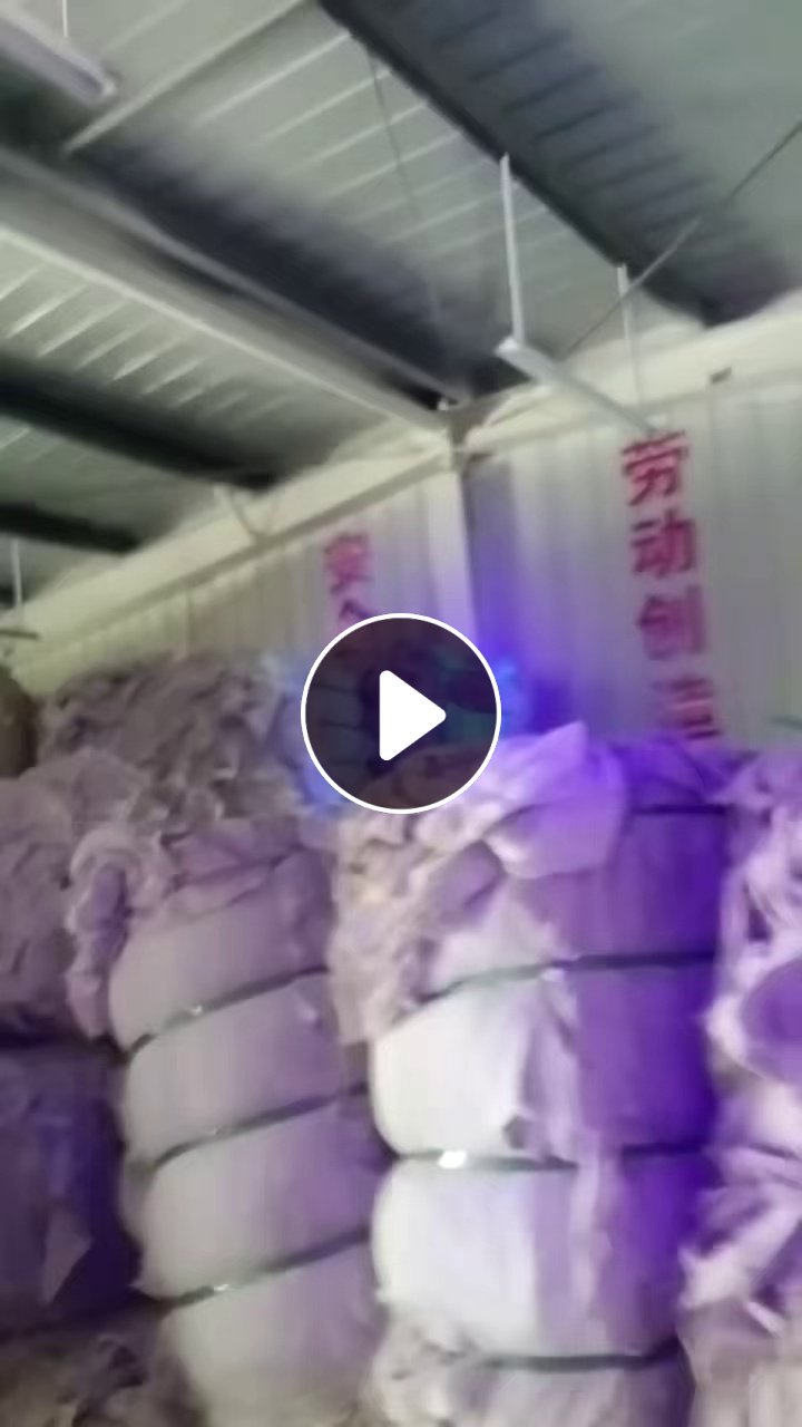长期出售纯棉涤棉新疆包皮布，含涤3-5个点，每个月30吨左右，货在新疆阿克苏