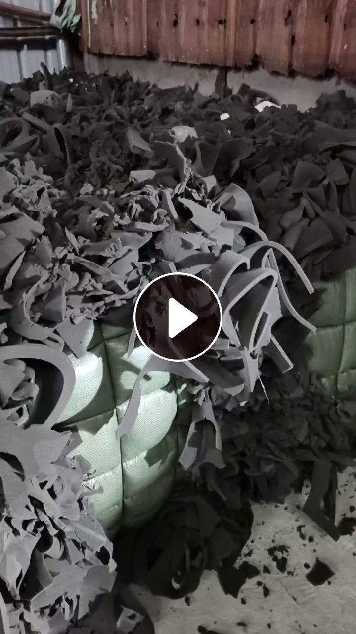 长期出售内衣海绵，黑色，现货20吨，货在广东汕头