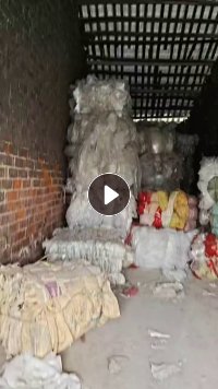 出售pet膜废料，不带胶不带涂层，包装厂下来，一级二级混打在一起的，现货20吨左右