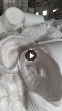 长期出售涤黏无纺布，针刺无纺布边角料，黏胶含量30，可开花纺纱，月供30吨，货在江苏扬州