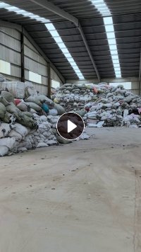 长期出售纯尼龙废布，锦纶废布，氨纶废布，氨纶边角料，材质跟颜色都分开的，月供百吨，在山东青岛