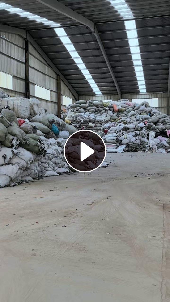 长期出售纯尼龙废布，锦纶废布，氨纶废布，氨纶边角料，材质跟颜色都分开的，月供百吨，在山东青岛