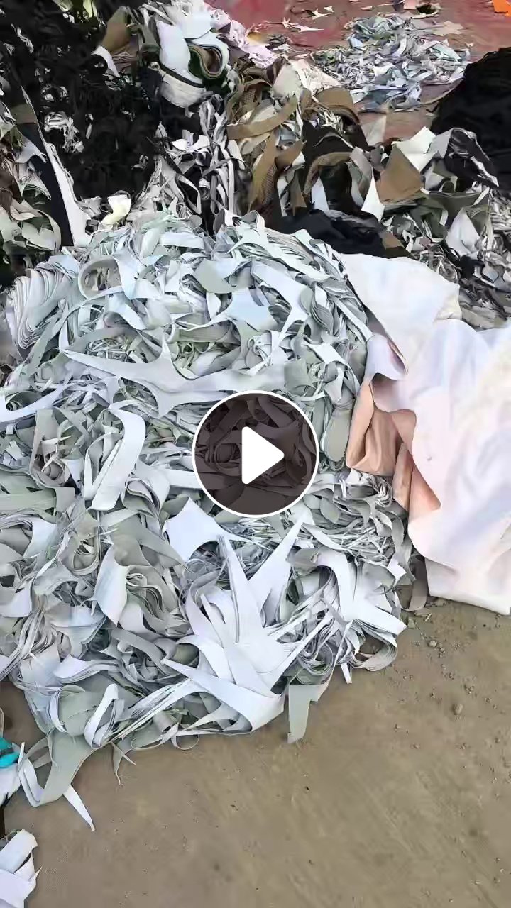 长期出售箱包厂下来的涤锦废布，涤锦边角料，锦纶含量60-70，现货20吨，在河北保定
