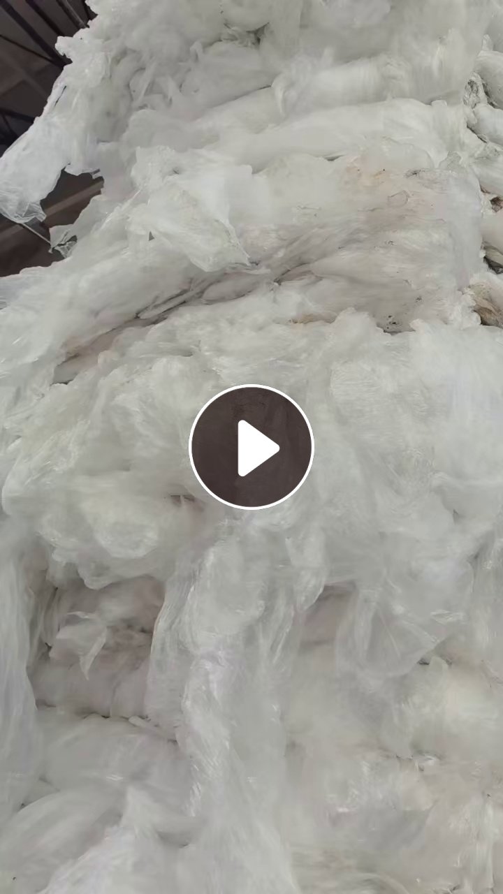 出售电器厂干造PE膜，高压膜，低压膜，二白膜，缠绕膜都有，月产几百吨