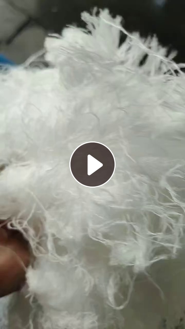 长期出售毛衣片下脚料，低弹丝，废纱，都有分拣开来，货在浙江嘉兴