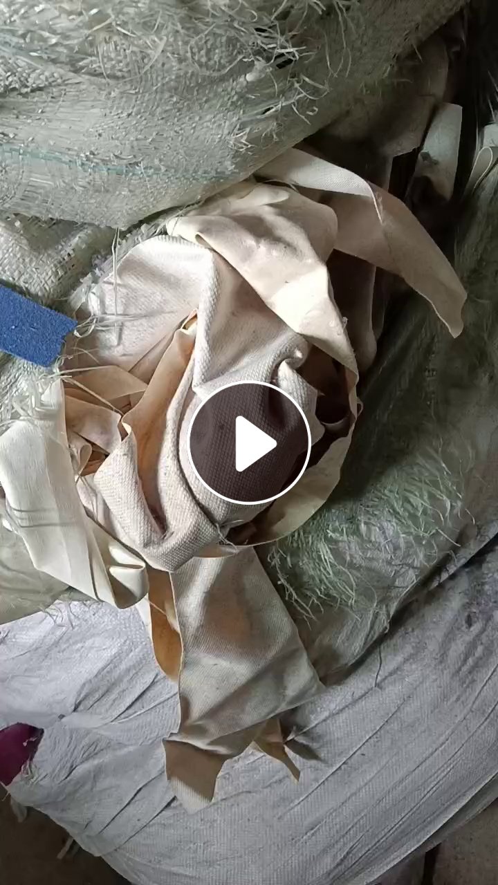 长期出售PVC皮革边角料，PVC革边料，现货有30吨，货在湖南长沙
