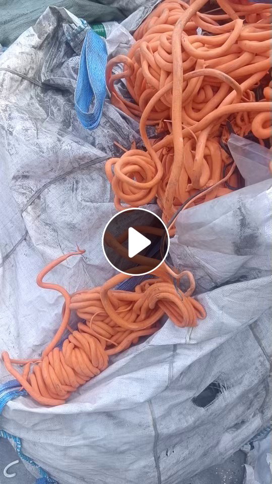 求购杂色PE电缆皮块料，各种颜色都要，长期大量收