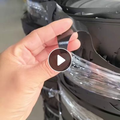 出售黑色薄片废料，现货7-8吨左右