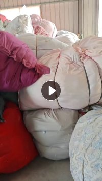 出售剥好的丝棉被，旧丝绵，现货有6米8一车，货在江苏宿迁