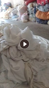 长期大量出售旧衣服大白，二白，黑料，白料月供白料吨，黑料月供20多吨，货在江苏苏州