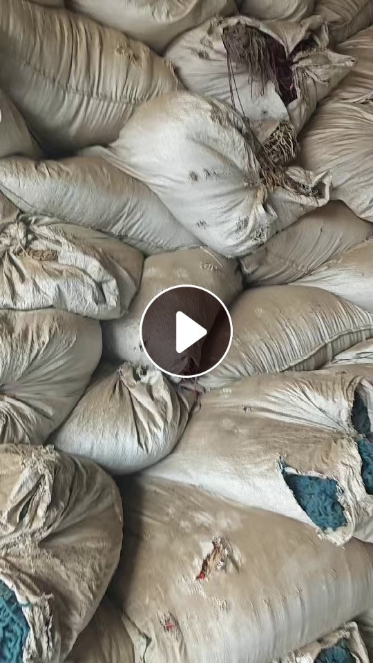长期出售地毯厂下来的尼龙绳子，尼龙废丝，现货三十吨左右，货在河北保定