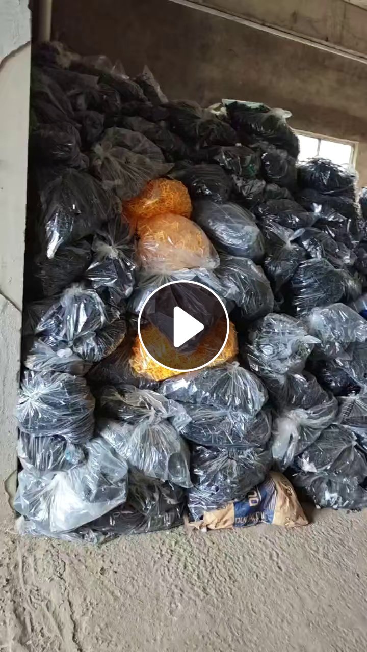 长期出售汽车厂下来的尼龙废料，尼龙管料，尼龙水口料，尼龙破碎料等，尼龙单六双六，尼龙十一十二都有