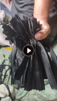 出售库存拉链一万多条，面料2300米左右，包装袋3万个左右，缝纫线30箱左右，货在河南三门峡