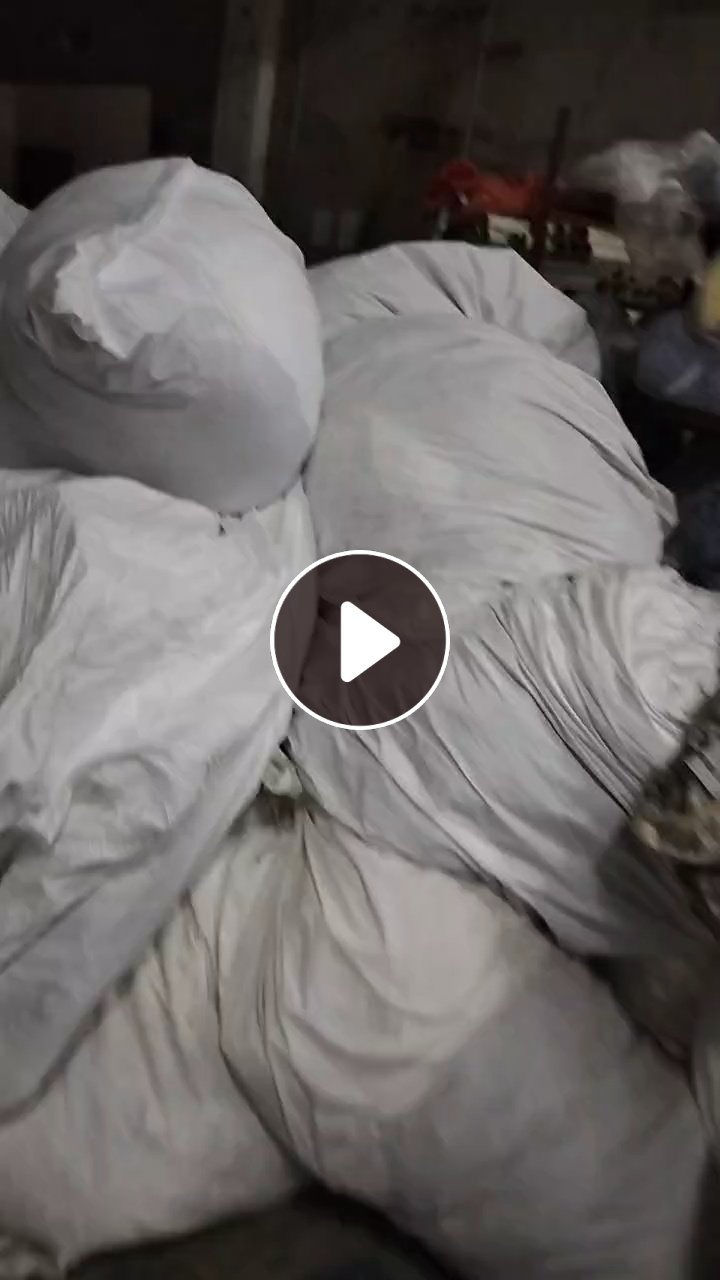 长期出售家纺厂下来的纯棉布块，纯棉梭织布头，几十米长的都有，印花的跟白色一起走，货在江苏无锡