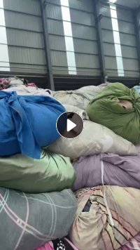 长期出售旧衣服分拣厂下来的旧毛衣，毛衣统货，现货二十吨左右，货在河南郑州