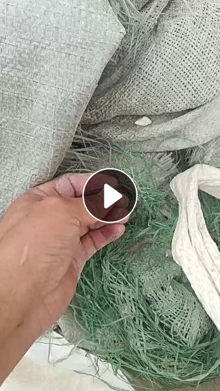 大量出售装聚氨酯发泡料（冰箱保温层）的编织袋，可炼油，100多吨